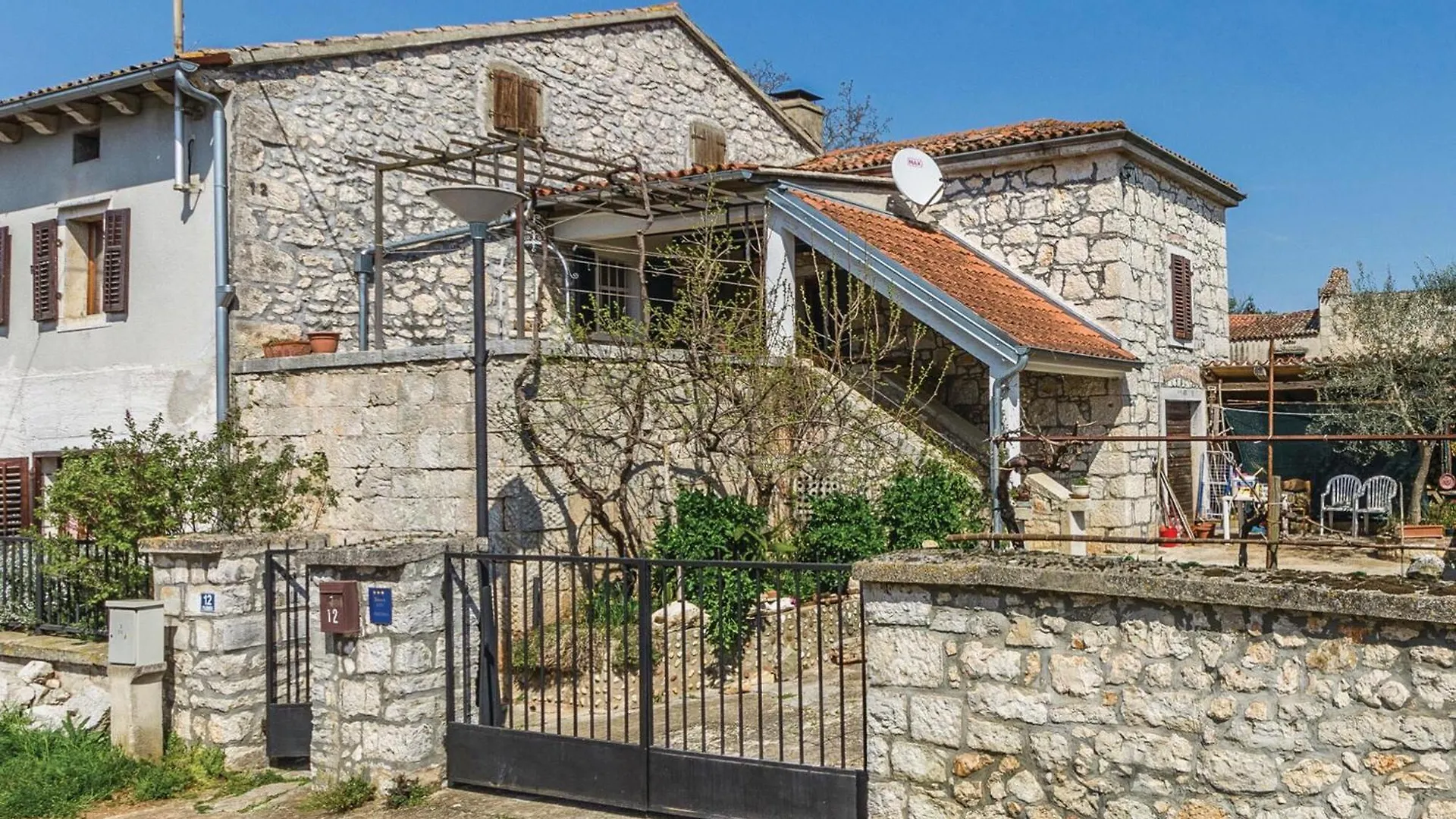 Cozy Apartment In Vrsar With Kitchen Kroatien